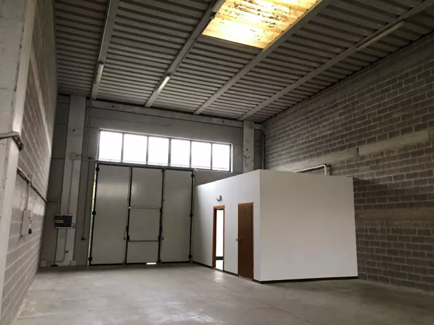 Immagine 2 di Capannone industriale in affitto  in Via del Commercio a Montegrotto Terme