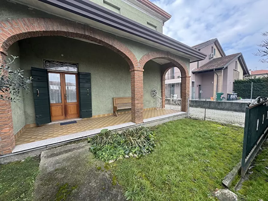 Immagine 4 di Casa bifamiliare in vendita  a Campolongo Maggiore