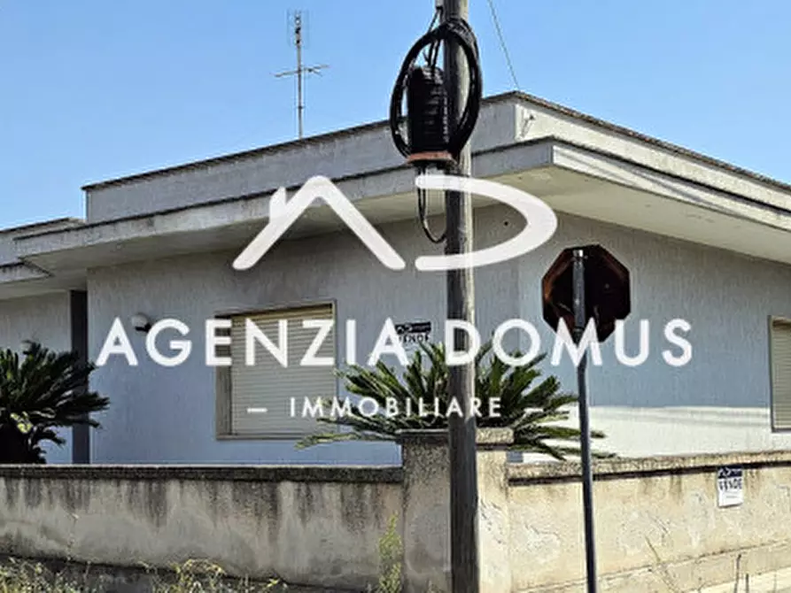 Immagine 2 di Villa in vendita  in via Liguria 31 a Racale