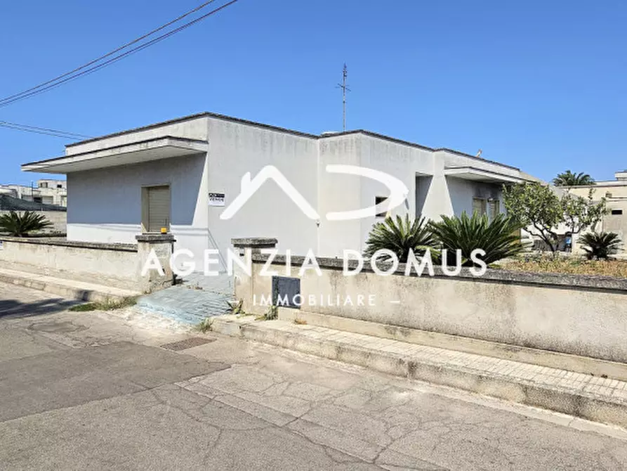 Immagine 4 di Villa in vendita  in via Liguria 31 a Racale