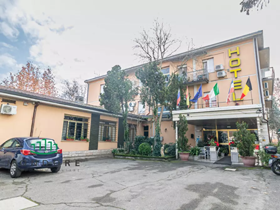Immagine 1 di Hotel in vendita  in via emilia 15 a Valsamoggia