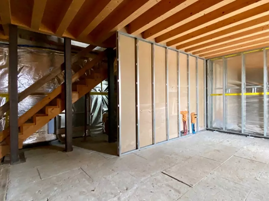 Immagine 2 di Villetta a schiera in vendita  in Strada di Settecà, 147 a Vicenza