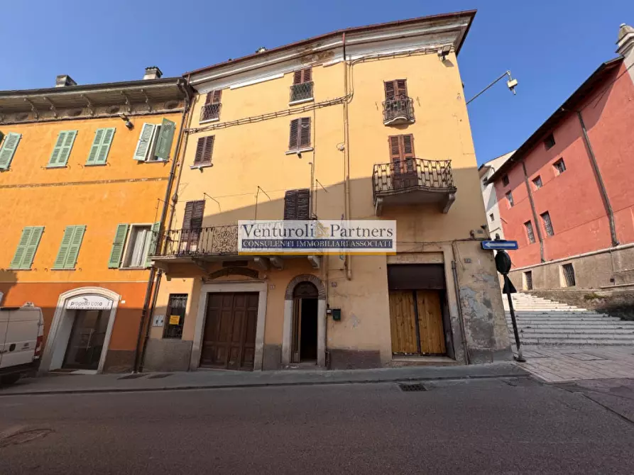 Immagine 3 di Palazzo in vendita  in Via Giovanni Chiassi a Castiglione Delle Stiviere