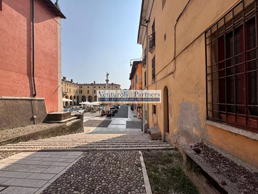 Immagine 8 di Palazzo in vendita  in Via Giovanni Chiassi a Castiglione Delle Stiviere