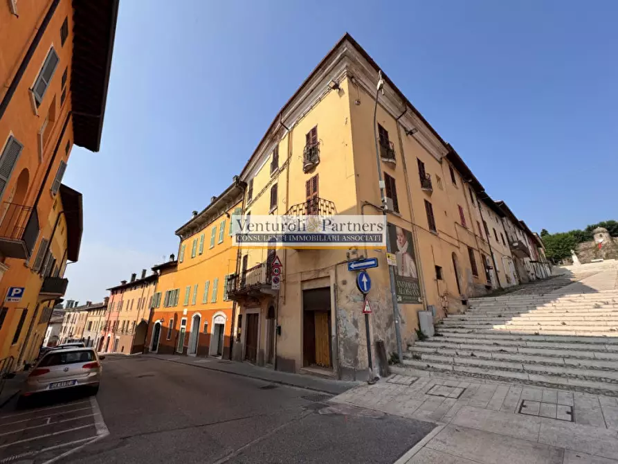Immagine 11 di Palazzo in vendita  in Via Giovanni Chiassi a Castiglione Delle Stiviere