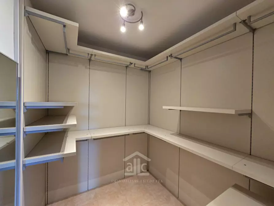 Immagine 28 di Appartamento in vendita  in Via saragat 19 a Cavallino