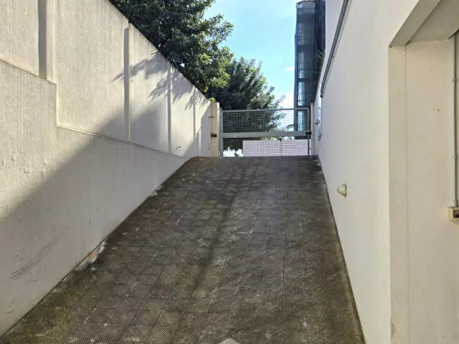 Immagine 29 di Appartamento in vendita  in Via saragat 19 a Cavallino