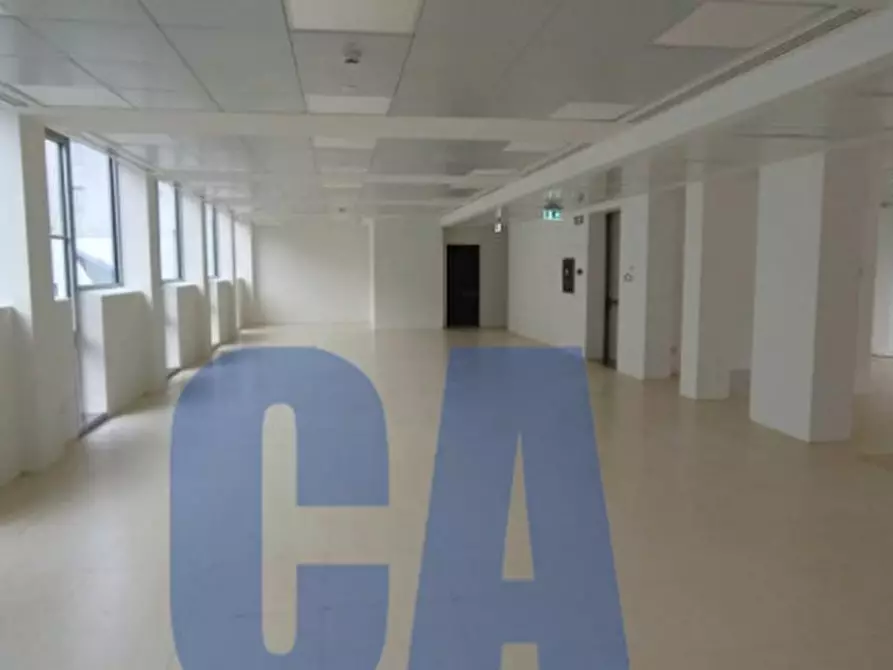 Immagine 13 di Ufficio in affitto  in GALLERIA SAN BABILA a Milano