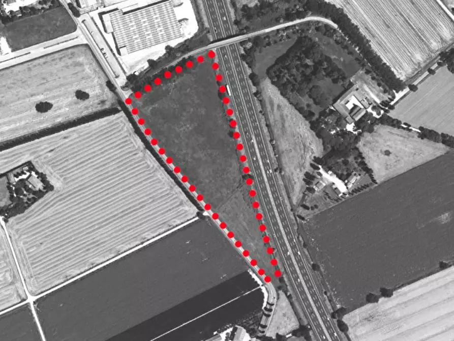 Immagine 5 di Terreno in vendita  in Contrada Santa Maria in Potenza, Porto Recanati MC, Italia a Porto Recanati