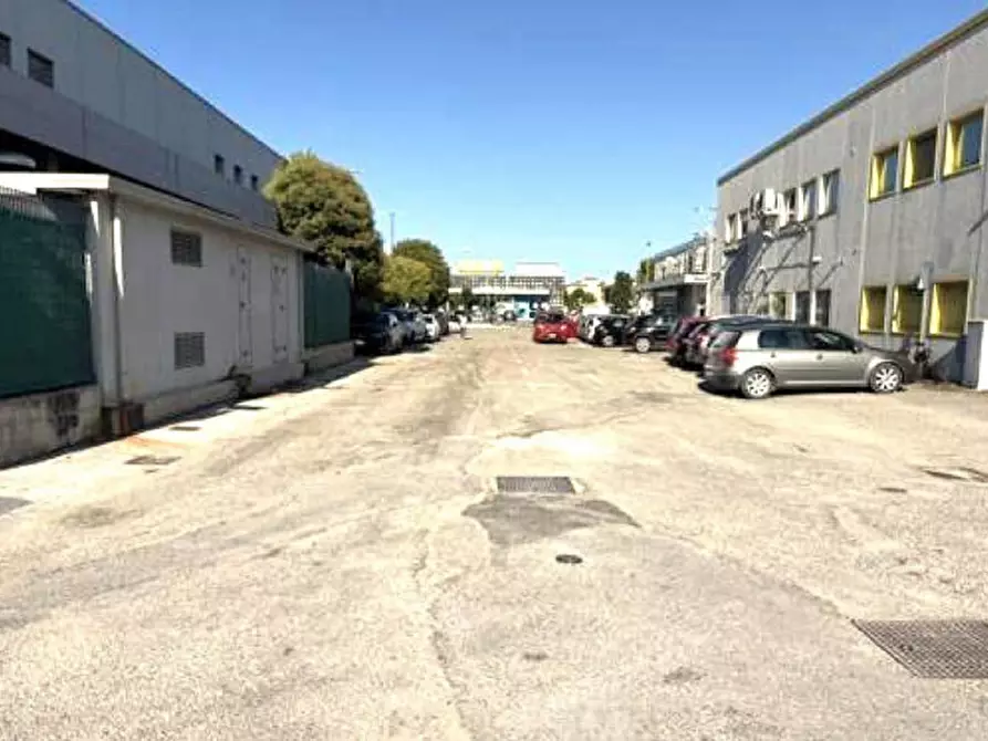 Immagine 2 di Terreno in vendita  in Via Pizzardeto, Loreto AN, Italia a Loreto