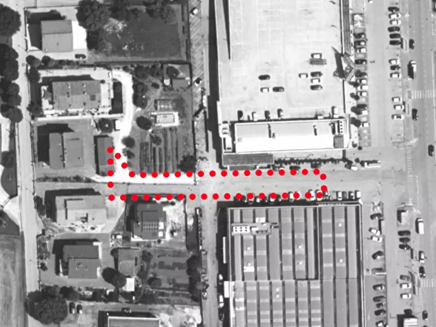 Immagine 5 di Terreno in vendita  in Via Pizzardeto, Loreto AN, Italia a Loreto