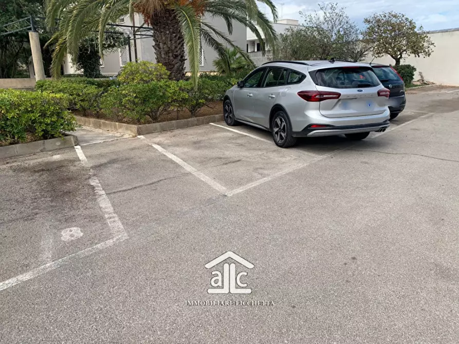 Immagine 3 di Appartamento in vendita  in via lecce,162 a Lizzanello