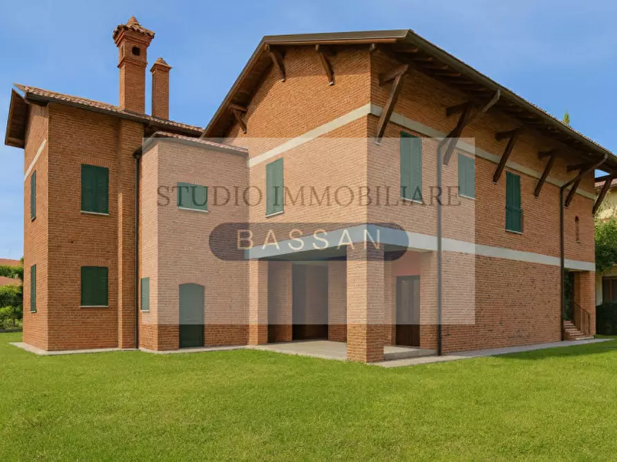 Immagine 2 di Camera in vendita  in Via Giuseppe Verdi 13 a Casorate Sempione