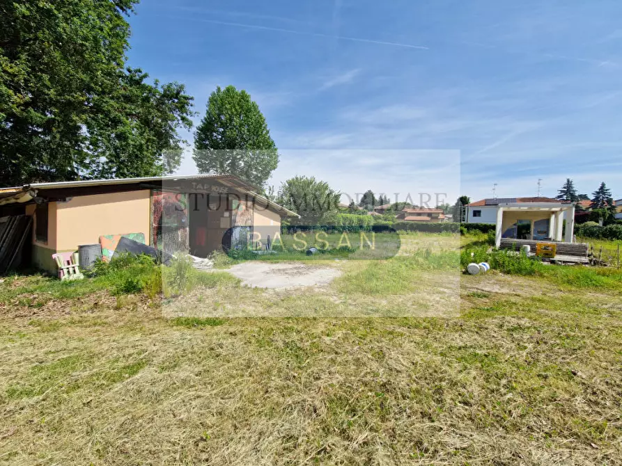 Immagine 8 di Camera in vendita  in Via Giuseppe Verdi 13 a Casorate Sempione