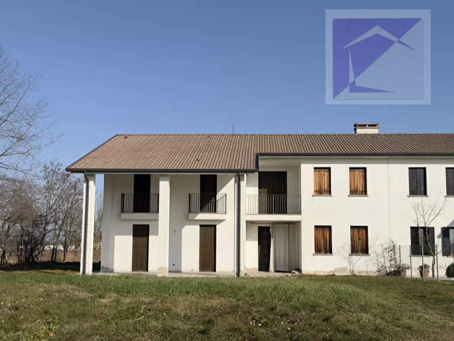 Immagine 2 di Casa bifamiliare in vendita  a Santa Giustina In Colle