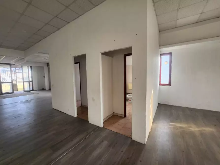 Immagine 6 di Capannone industriale in vendita  in VIA Terre delle Risaie,27 a Salerno