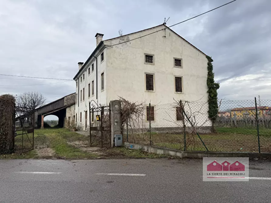 Immagine 3 di Rustico / casale in vendita  in Via Chiavica a Lonigo