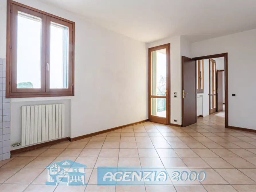 Immagine 1 di Appartamento in vendita  in Via Roma 102 a Due Carrare