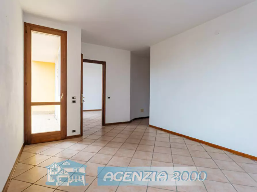 Immagine 7 di Appartamento in vendita  in Via Roma 102 a Due Carrare