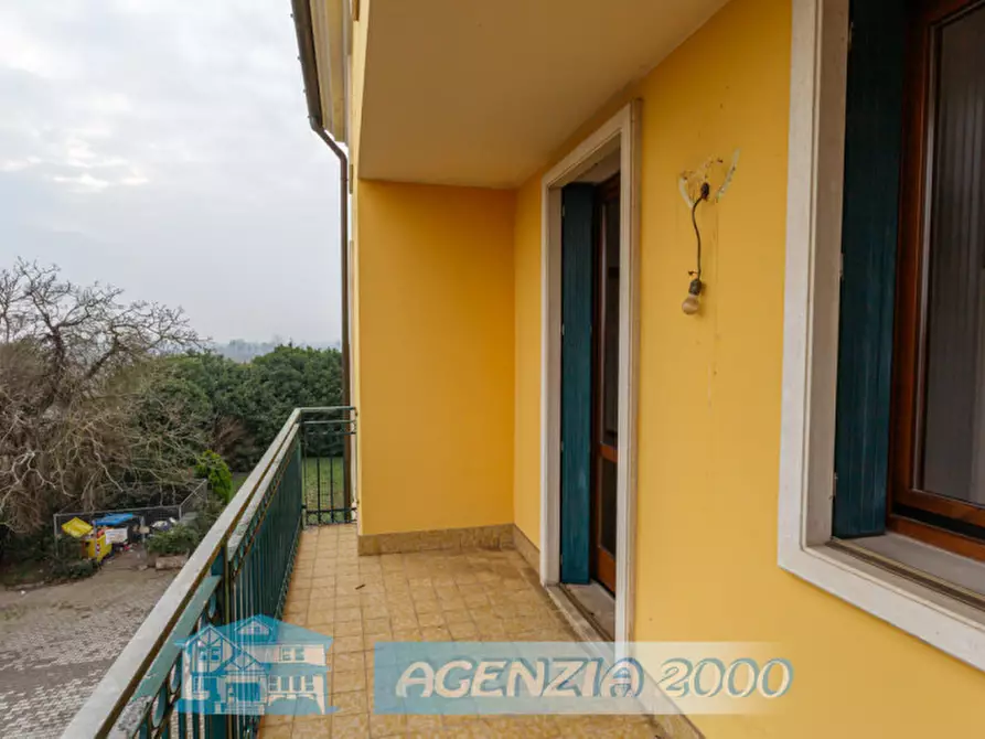 Immagine 13 di Appartamento in vendita  in Via Roma 102 a Due Carrare