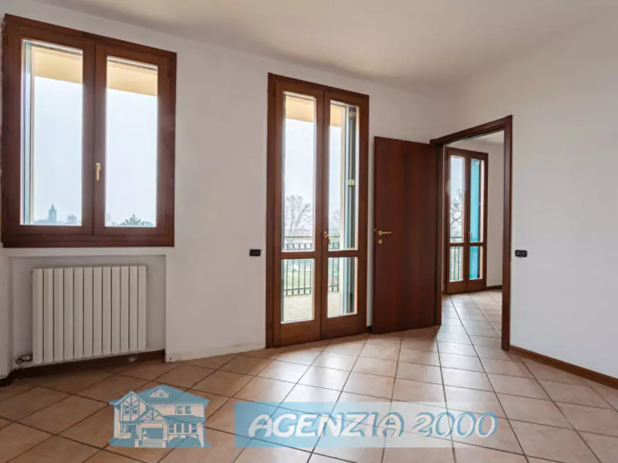 Immagine 15 di Appartamento in vendita  in Via Roma 102 a Due Carrare