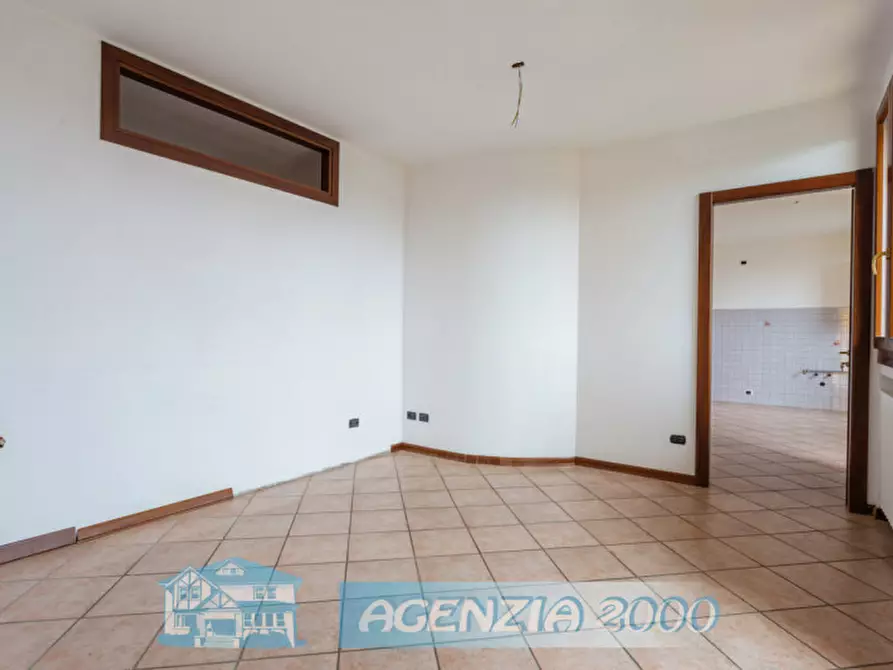 Immagine 16 di Appartamento in vendita  in Via Roma 102 a Due Carrare