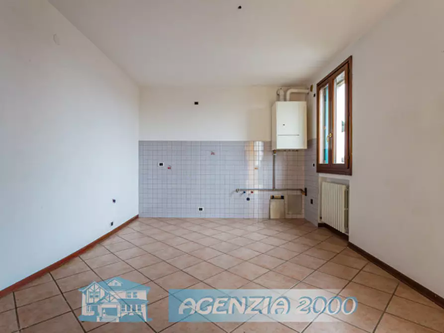 Immagine 17 di Appartamento in vendita  in Via Roma 102 a Due Carrare