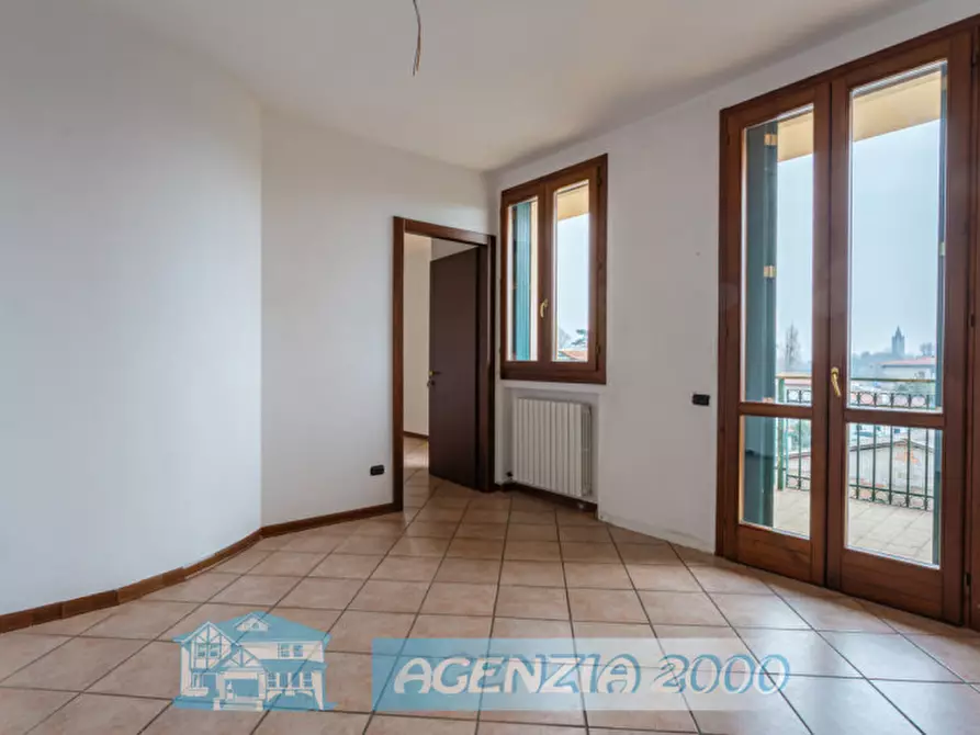 Immagine 19 di Appartamento in vendita  in Via Roma 102 a Due Carrare