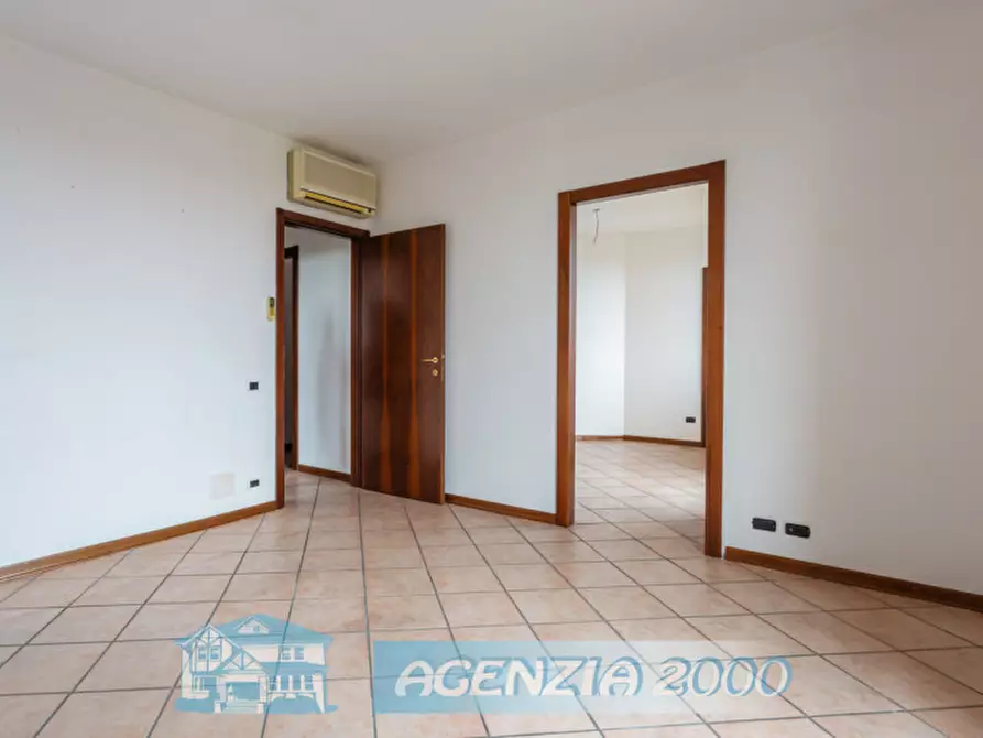 Immagine 23 di Appartamento in vendita  in Via Roma 102 a Due Carrare