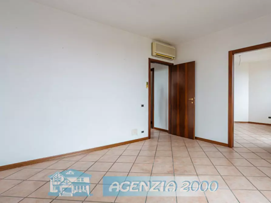 Immagine 24 di Appartamento in vendita  in Via Roma 102 a Due Carrare