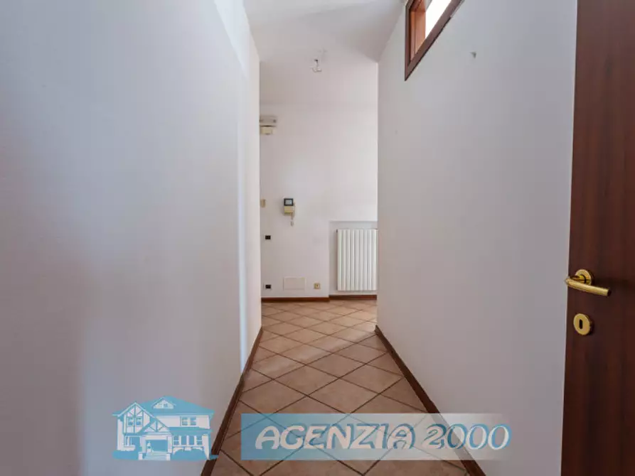 Immagine 28 di Appartamento in vendita  in Via Roma 102 a Due Carrare