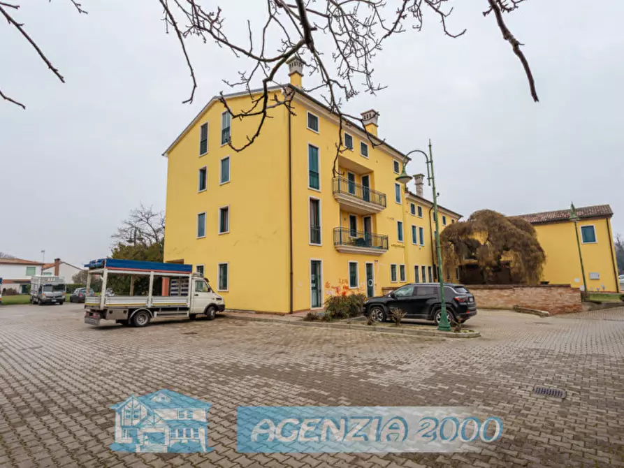 Immagine 31 di Appartamento in vendita  in Via Roma 102 a Due Carrare