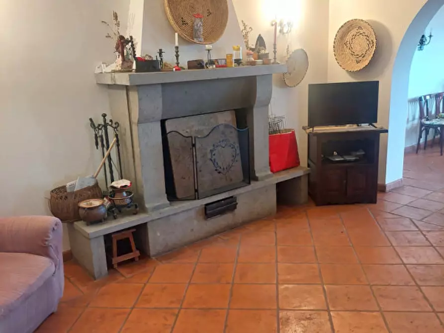 Immagine 4 di Villa in vendita  a Magliano Sabina