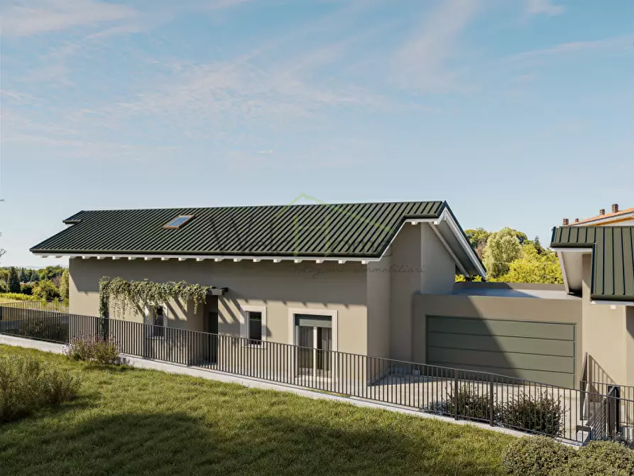 Immagine 3 di Villa in vendita  in Via Rovascio a Tavernerio