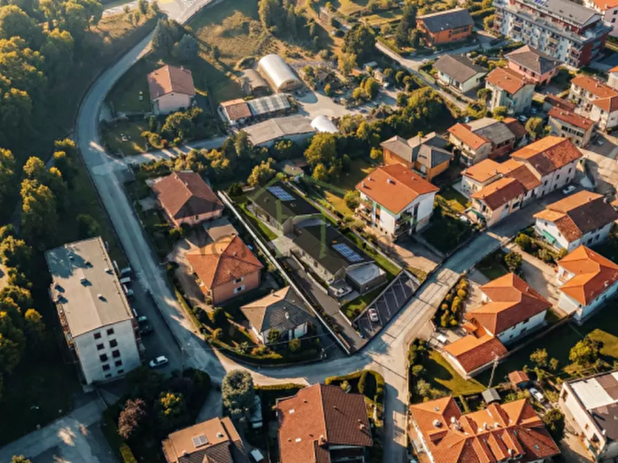 Immagine 10 di Villa in vendita  in Via Rovascio a Tavernerio