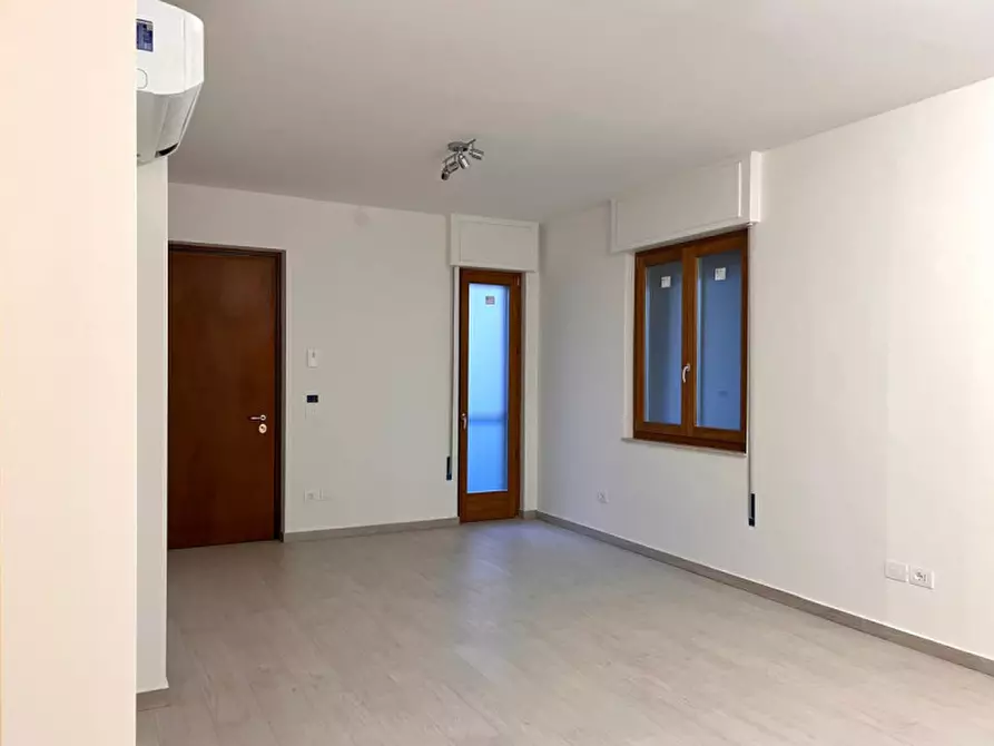 Immagine 5 di Ufficio in affitto  in Via Guicciardini a Vicenza