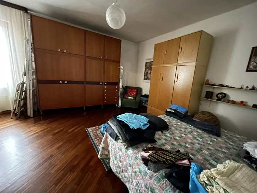 Immagine 13 di Palazzo in vendita  a Suzzara