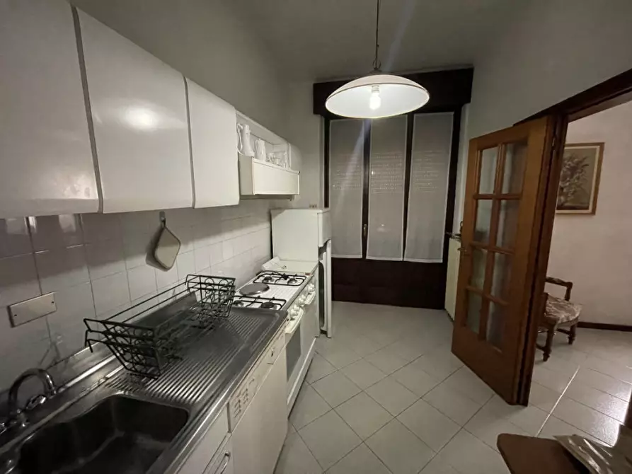 Immagine 18 di Palazzo in vendita  a Suzzara