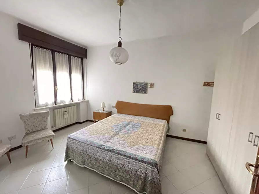 Immagine 23 di Palazzo in vendita  a Suzzara