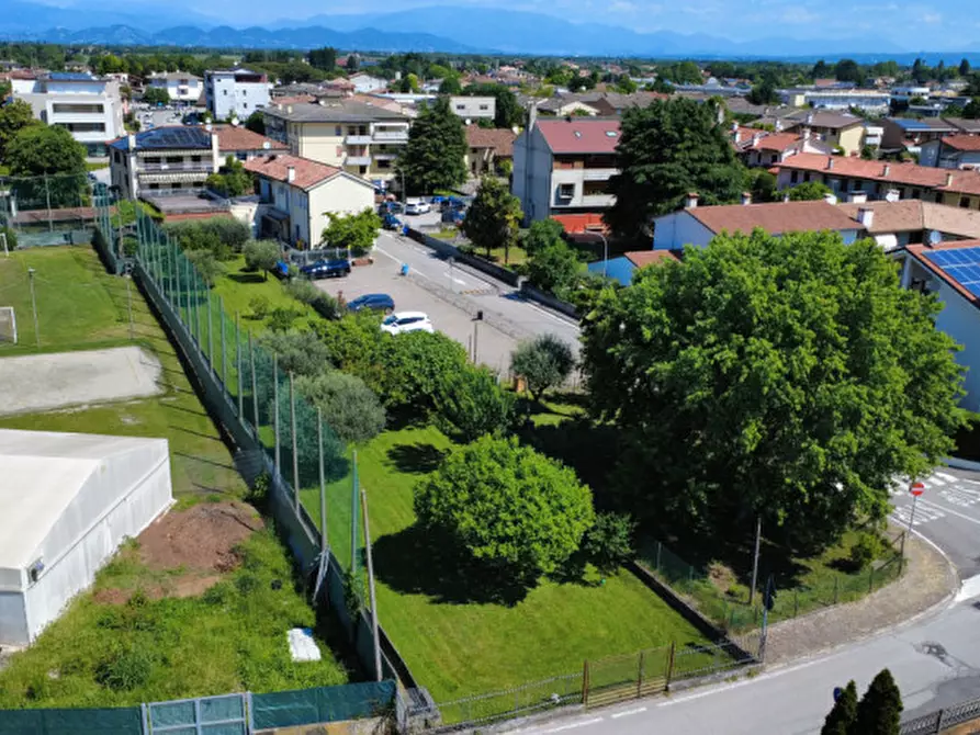 Immagine 2 di Terreno in vendita  in Via Capitello a Castelfranco Veneto