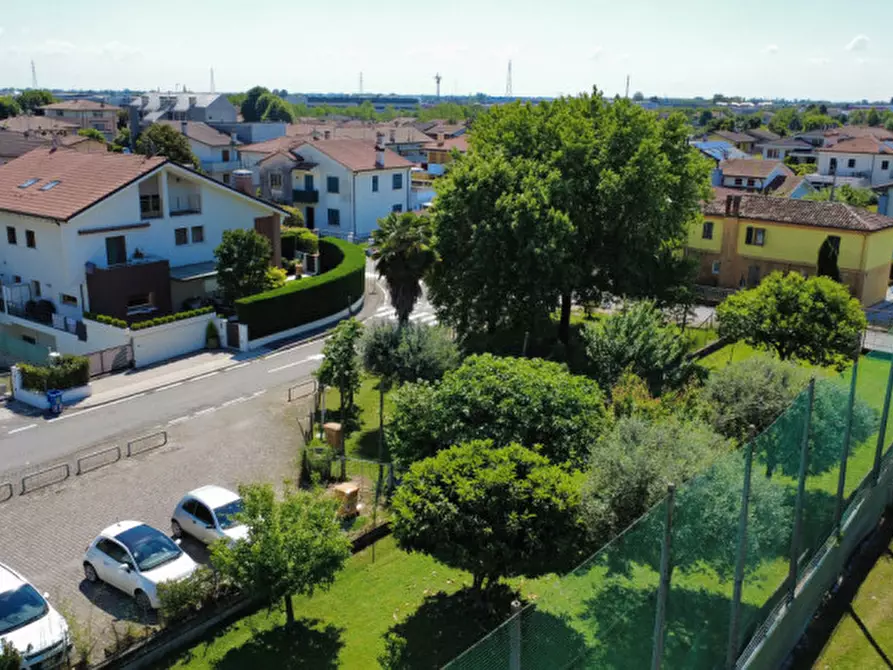 Immagine 6 di Terreno in vendita  in Via Capitello a Castelfranco Veneto