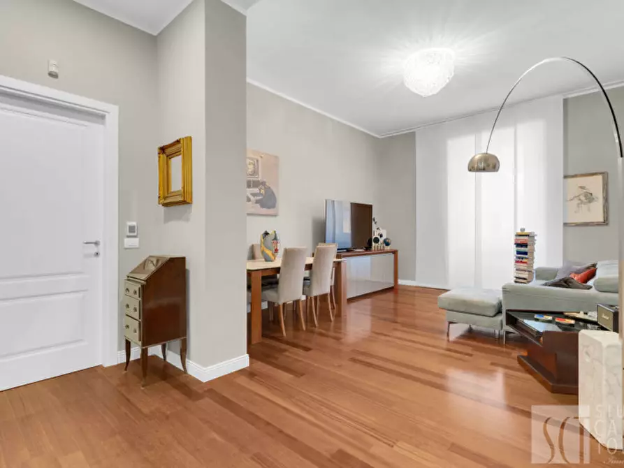 Immagine 1 di Appartamento in vendita  in Via Giovanni Boccacio, 15a a Milano