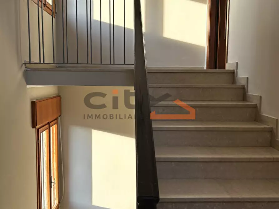 Immagine 9 di Casa bifamiliare in vendita  a Romano D'ezzelino