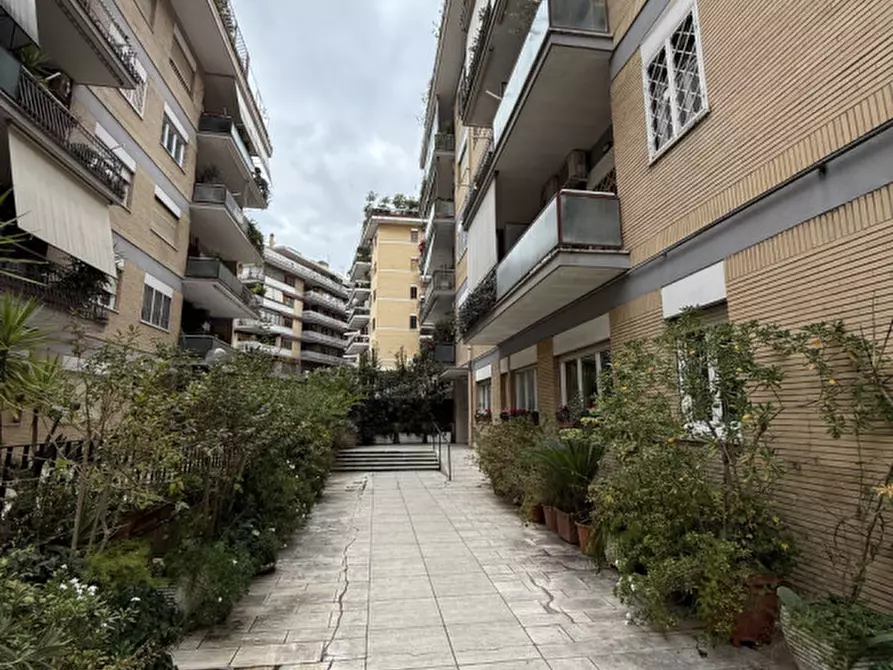 Immagine 15 di Appartamento in vendita  in Via Maffeo Pantaleoni a Roma