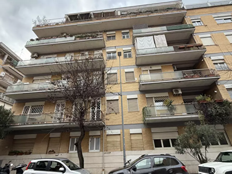 Immagine 16 di Appartamento in vendita  in Via Maffeo Pantaleoni a Roma