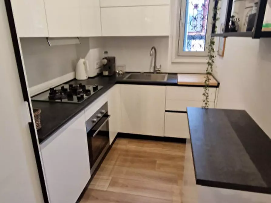 Immagine 5 di Appartamento in vendita  a Bolzano