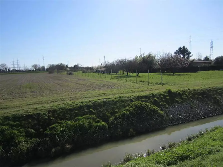 Immagine 3 di Terreno in vendita  in Via Bottenigo a Venezia