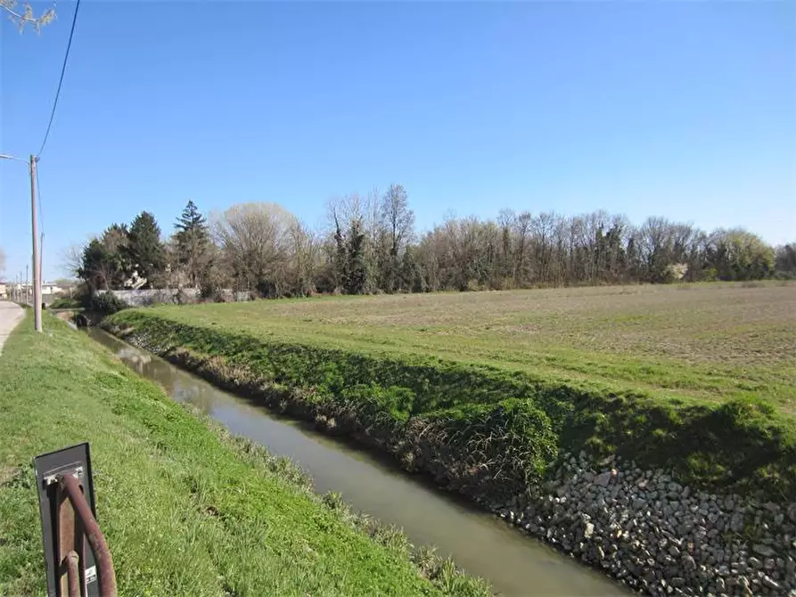 Immagine 4 di Terreno in vendita  in Via Bottenigo a Venezia
