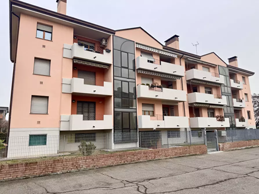 Immagine 1 di Appartamento in vendita  in Via Italo e Giulio Clerici a Parma
