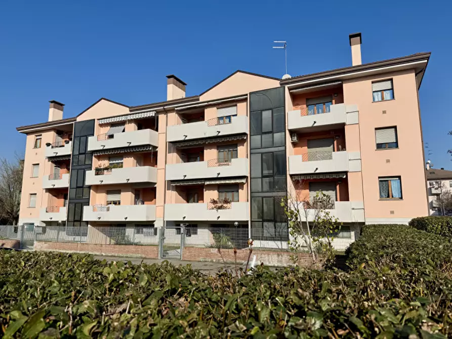 Immagine 1 di Appartamento in vendita  in Via Italo e Giulio Clerici a Parma